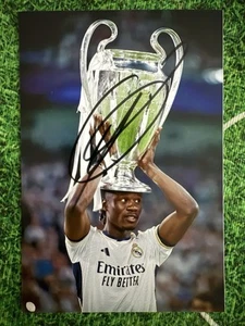 Handsigniertes Foto Camavinga signed Real Madrid Autogramm France Signiert - Bild 1 von 2