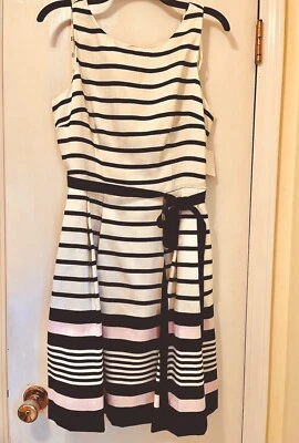 NOVO COM ETIQUETAS Vestido Jessica Howard A Line Fit & Flare Listrado Preto Branco Rosa Tamanho 12 - Imagem 1 de 4