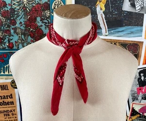 Accesorios Vintage Años 70 ColorFast Paris Bandana Rojo 100% Todo Algodón Hecho en EE. UU. - Imagen 1 de 6