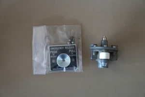 Williams Controls WM271-A Three-Way Push Button Valve Control NEW! - Picture 1 of 6