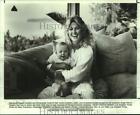 1982 Press Photo Marianne Rogers cuddles son Christopher Cody in Malibu home