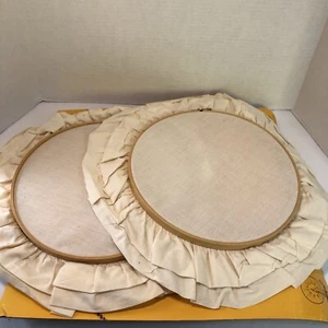 Pintura bordada de 2 aros con volantes de muselina de 10" candelabros - Imagen 1 de 7