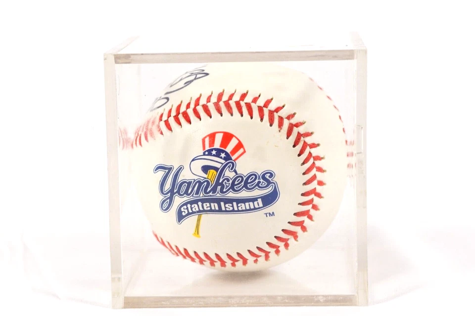 Béisbol autografiado de los Yankees de Staten Island de colección triple A firmado Foto 1 de 4