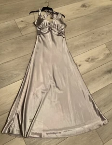 Precioso Vestido de Noche Halter para Mujer Vestido Halter Plata Español Talla 3-6 - Imagen 1 de 24