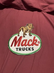 Toppa vintage Mack Truck ricamata da stiro/cucire nuova 6 in per 6 in enorme - Foto 1 di 4