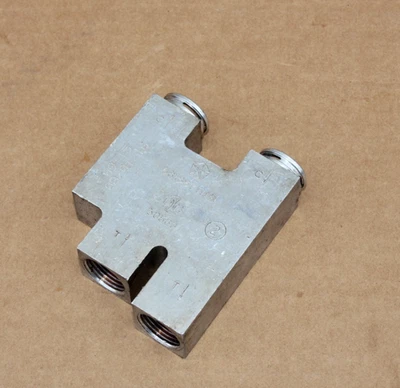 Dodge Ram 2500 3500 68RFE 2013-2018 línea de transmisión válvula de derivación OEM Foto 1 de 3