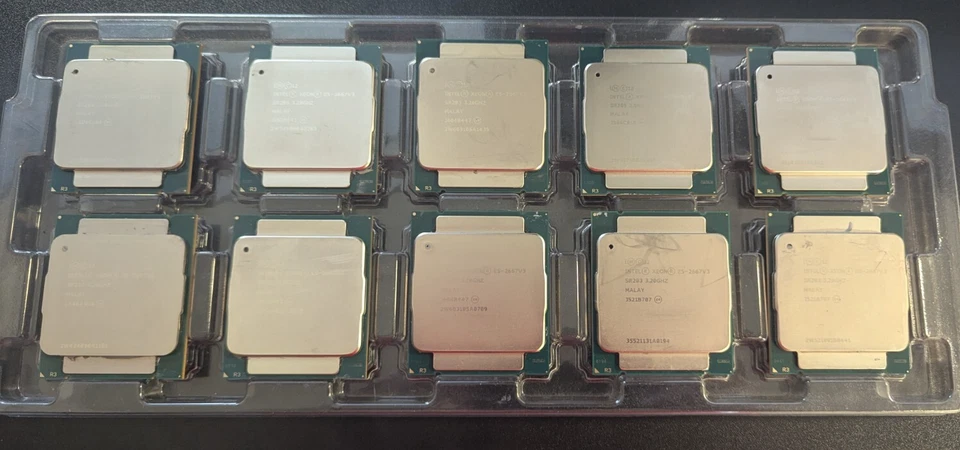 LOTE DE 2 CPU Intel Xeon E5-2667v3 SR203 Xeon 8 núcleos Foto 1 de 1