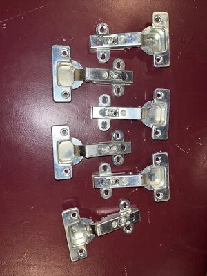 Lote de 6 dobradiças de balanço sem sobreposição completa Salice 110 graus com placas de montagem - Imagem 1 de 3