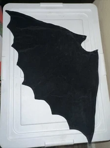 Capa con cable de fieltro negro Batman escala 1/6 - Imagen 1 de 4