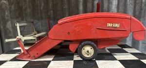 TRU-SCALE 1960's - 1/16 Scale - COMBINE - Picture 1 of 10