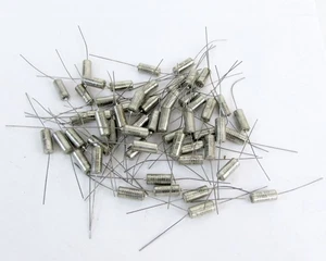 Menge (54) Kemet M39003/01-3097J Tantal Kondensator 15UF 50V 10% - Bild 1 von 5