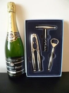 Un set di 3 pz barre vintage ""Newbridge"" placcato argento. Cavatappi, cracker dadi, apricavatappi - Foto 1 di 7