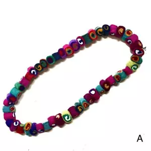 Collana Nepal Hippie Bohemien Festival Colorata Fatta a Mano Rotolo Feltro Perline Palline A - Foto 1 di 2