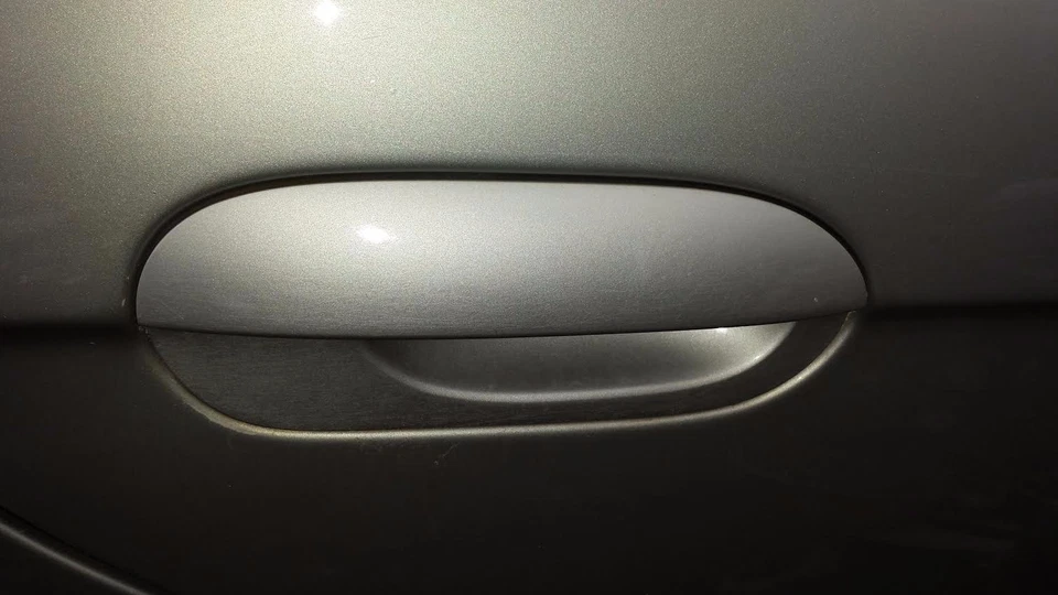 1997-1998-99-00-2001 BMW E38 740i 750iL RIGHT REAR EXTERIOR DOOR HANDLE SILVER   - Image 1 of 1