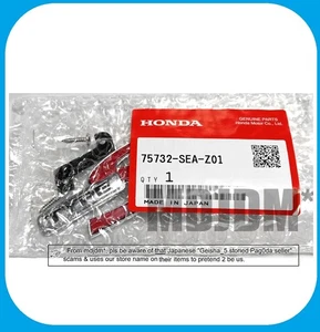 Genuine Front Type S Badge 75732-SEA-Z01. 2 Oem Screws ACCORD TSX CL7 CL9 HONDA - Imagen 1 de 3