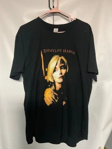 CAMISETA de colección para hombre XL EMMY LOU HARRIS manga corta música country - Imagen 1 de 3
