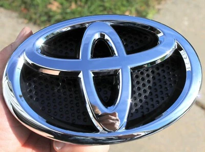 Подлинная оригинальная эмблема передней решетки радиатора для Toyota RAV4 2013 2014 2015 75301-12400 - Изображение 1 из 4