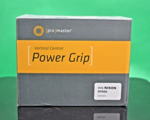 ProMaster Vertical Power Grip Nikon D7000 - Picture 1 of 7