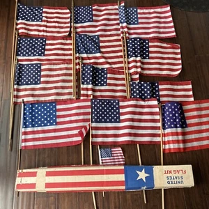 Kit de bandera de los Estados Unidos - 12 banderas de césped 11x16x30"" 4 de julio patriótico EE. UU. - Imagen 1 de 9