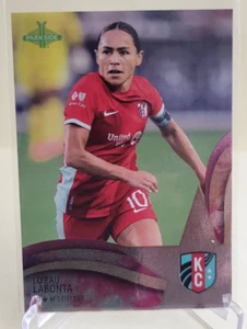 Parkside NWSL 2024 VOL 2/100 SHIMMER STARS OF THE NWSL LO'EAU LABONTA #49 - Imagen 1 de 2