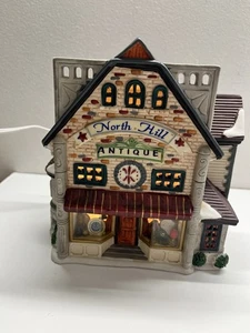 Lemax Christmas 95382 North Hill Antique Store 1999 Porzellan beleuchtetes Gebäude - Bild 1 von 6