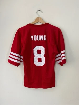 Camiseta vermelha bordada vintage anos 90 Champion Steve Young 49ers #8 - P/XS - Imagem 1 de 4
