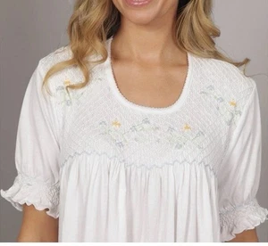 SCHWEITZER LEINEN Damen gesmoktes besticktes Pyjama Oberteil Pima Baumwolle Sonya Blumen - Bild 1 von 12