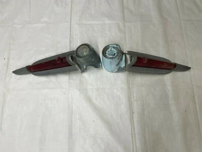 Luces traseras Plymouth 1956 y carcasas de luz de reversa luz trasera Fury Savoy  Foto 1 de 4