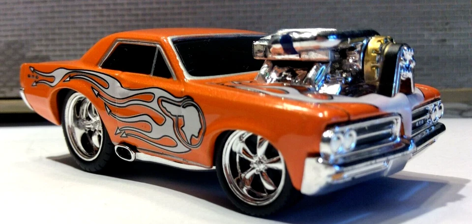 THE ORIGINAL MUSCLE MACHINES 1964 PONTIAC GTO - 1/64 64 -GTO   Foto 1 de 4