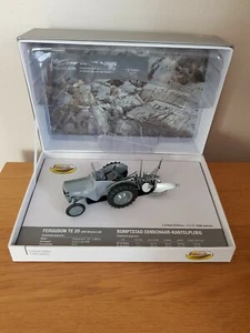 UH FERGUSON TE20 TRACTOR & RUMPTSTAD PLOUGH LIMITED EDITION BOX SET - 1/32 SCALE - Picture 1 of 3