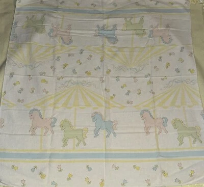 Cobertor de recepção de bebê vintage carrossel de pônei pastel 28 polegadas tem mancha - Imagem 1 de 4