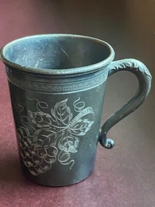 OLD ROCKFORD SILVERPLATE SILVER PLATE JIGGER DRINKING CUP WINE CUP GRAPES LAUREL - Picture 1 of 8
