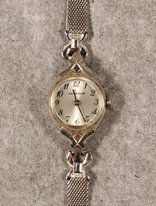 Orologio donna vintage Caravelle tono argento carica - tiene il tempo - Foto 1 di 15