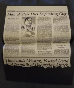 Articolo di giornale DEATH OF SUPERMAN - NUOVO - DC Comics - 1992 Doomsday - Memorial - Foto 1 di 1