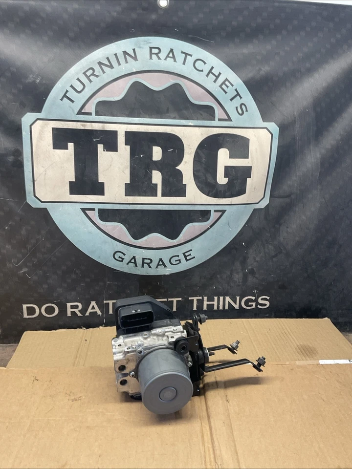 16-17 Infiniti Q50 Sedan Premium RWD Anti-Skid ABS Actuator Assembly 47660-4GH5A - Image 1 of 4