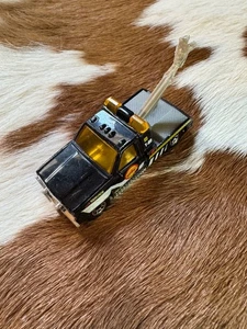 1987 MATCHBOX BLACK GMC WRECKER TOW TRUCK - Picture 1 of 4