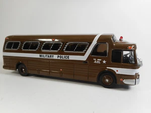 Iconic Replicas 1:87 1966 GM PD4107 Buffalo Coach Military Police USA - Bild 1 von 7