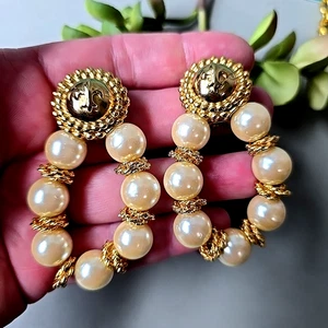 Vintage unmarkiert Anne Klein goldfarbene Kunstperlen Ohrhänger Clip On - Bild 1 von 3