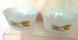 2 Ramekins Vintage Fire King Leche Vidrio Patrón Trigo PRECIO REDUCIDO - Imagen 1 de 4