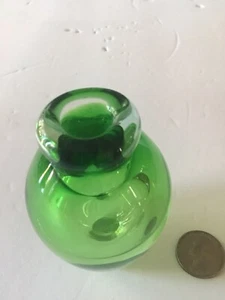 Gorgeous Design, China , minature , green,3.5”,art glass vase, signed - Picture 1 of 5