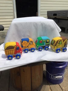 Melissa & Doug K's Niños Vehículos de Construcción Camiones Coches Tirar hacia atrás 4 Vehículos - Imagen 1 de 4