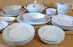 Arabia Lumikukka Tableware Set ( 32 pieces ) - Raija Uosikkinen 1960 - Picture 1 of 19