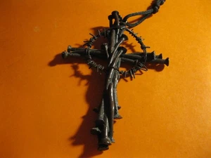 Kreuz aus - NÄGEL & DRAHT - Bild 1 von 4