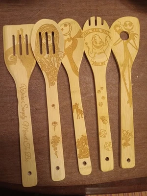  Juego de 5 espátulas y cucharas antiadherentes de bambú Pesadilla antes de Navidad  Foto 1 de 4