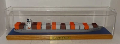 Conrad Modellbau Schiffsmodell MS SANTA R-SERIE Containerschiff in Vitrine (R1) - Bild 1 von 4