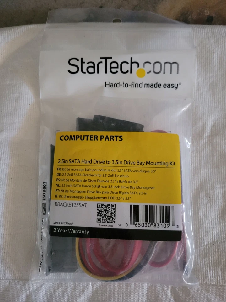 STARTECH 2.5in SATA Hard Drive to 3.5in Drive Bay Mounting Kit - Image 1 of 2