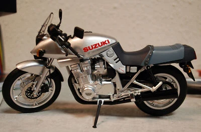 Suzuki GSX 1100 S Katana Premium Fertigmodell 1:12 Aoshima 106129 - Bild 1 von 4
