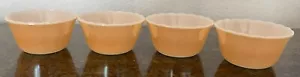 Set vintage di 4 tazze crema pasticcera Fire King Peach 6 oz - Foto 1 di 4