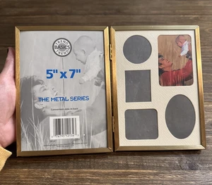 Vintage Doppelklappbarer goldfarbener Bilderrahmen 5 x 7 Foto 1995 Trend Basics LESEN - Bild 1 von 12