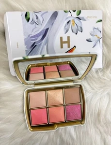 Hourglass Limited Edition Ambient Lighting Holiday Palette- Swan - Picture 1 of 2
